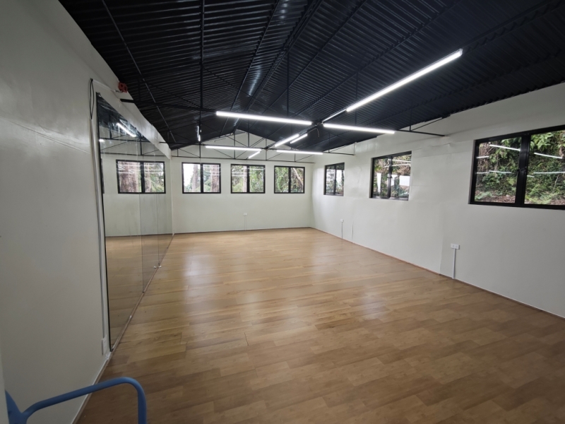 フィリピン留学 Cebu21 - Baguio JIC Premium campus-Dance Floor-1